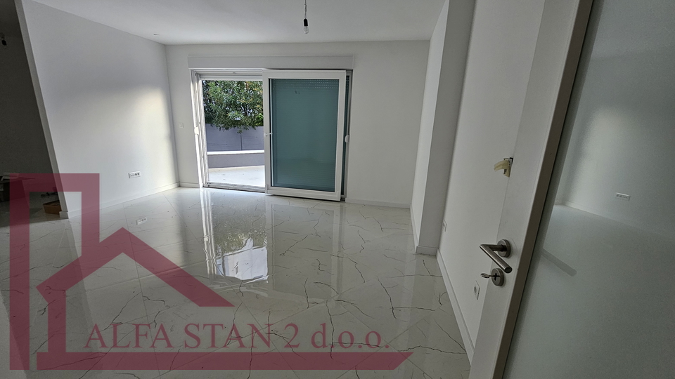 Podstrana, Strožanac, Apartment 2S+DB for sale, 223,028 €