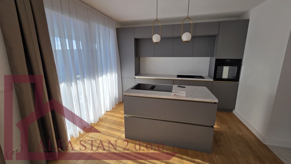 Podstrana&comma; Grljevac&comma; prvo useljenje&excl;&excl;&excl; Dvosoban stan za dugoro&ccaron;ni najam sa prekrasnim pogledom