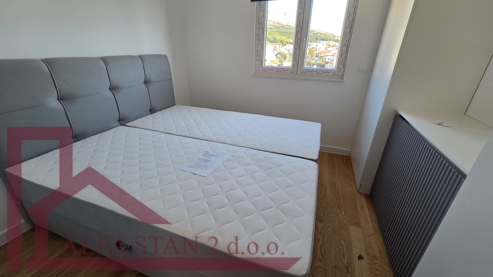 Podstrana&comma; Grljevac&comma; prvo useljenje&excl;&excl;&excl; Dvosoban stan za dugoro&ccaron;ni najam sa prekrasnim pogledom