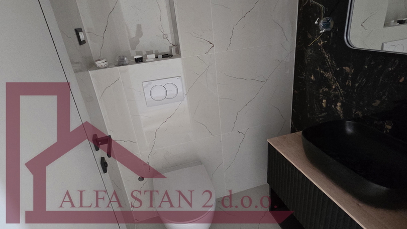 Podstrana&comma; Grljevac&comma; Apartment 3 rooms &plus; dining room &plus; terrace &plus; storage &plus; 2 garage parking spaces