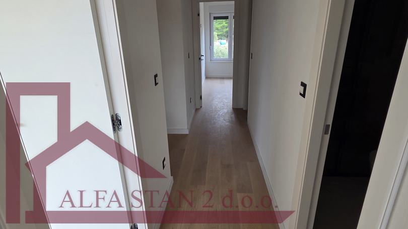 Podstrana&comma; Grljevac&comma; Apartment 3 rooms &plus; dining room &plus; terrace &plus; storage &plus; 2 garage parking spaces