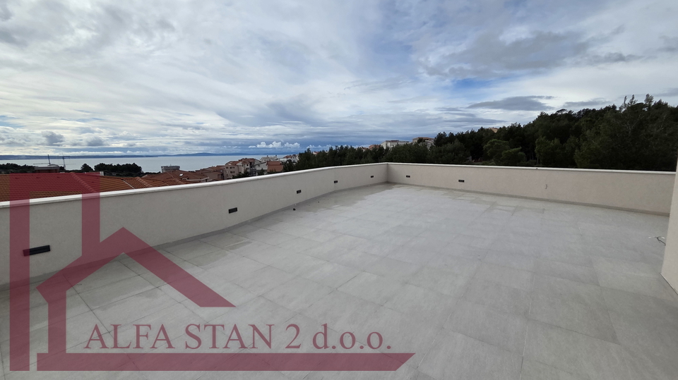 Podstrana&comma; Grljevac&comma; Apartment 3 rooms &plus; dining room &plus; terrace &plus; storage &plus; 2 garage parking spaces
