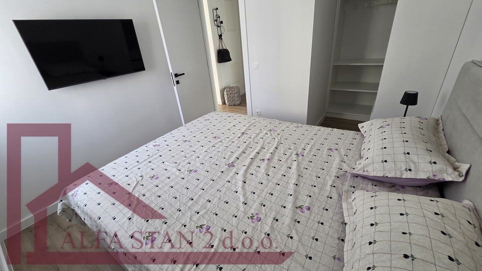 MAKARSKA&comma; PRIMO INSEDIAMENTO&comma; appartamento bilocale per affitto a lungo termine 900&euro;
