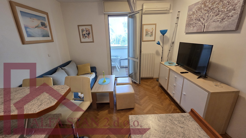 Firule&comma; Split &vert; Dugoro&ccaron;ni najam stana 43 m&sup2; &ndash; Blizu mora i pla&zcaron;e od  01&period;07&period;26
