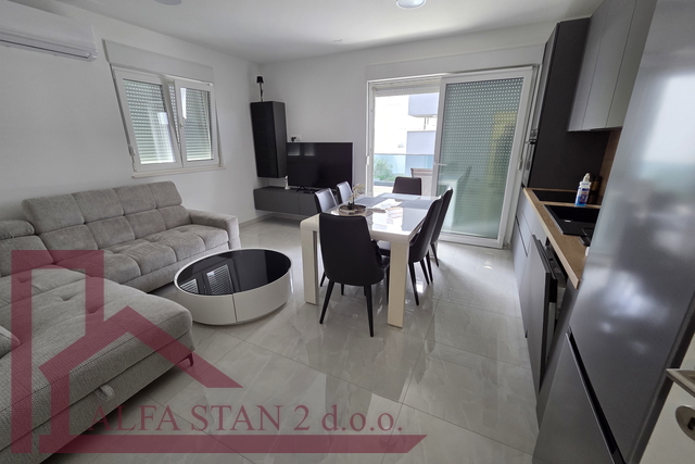 Podstrana, Strožanac, jednosobni stan za dugoročni najam