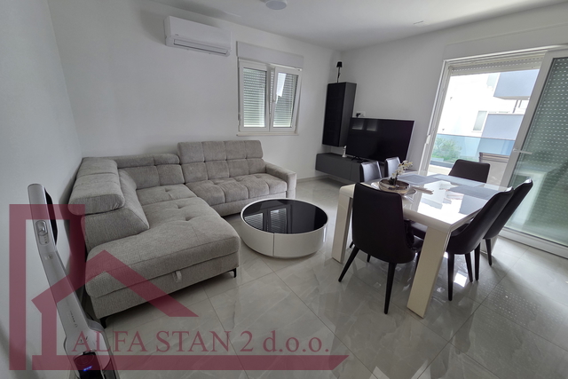Wohnung, 40 m2, Vermietung, Podstrana - Strožanac