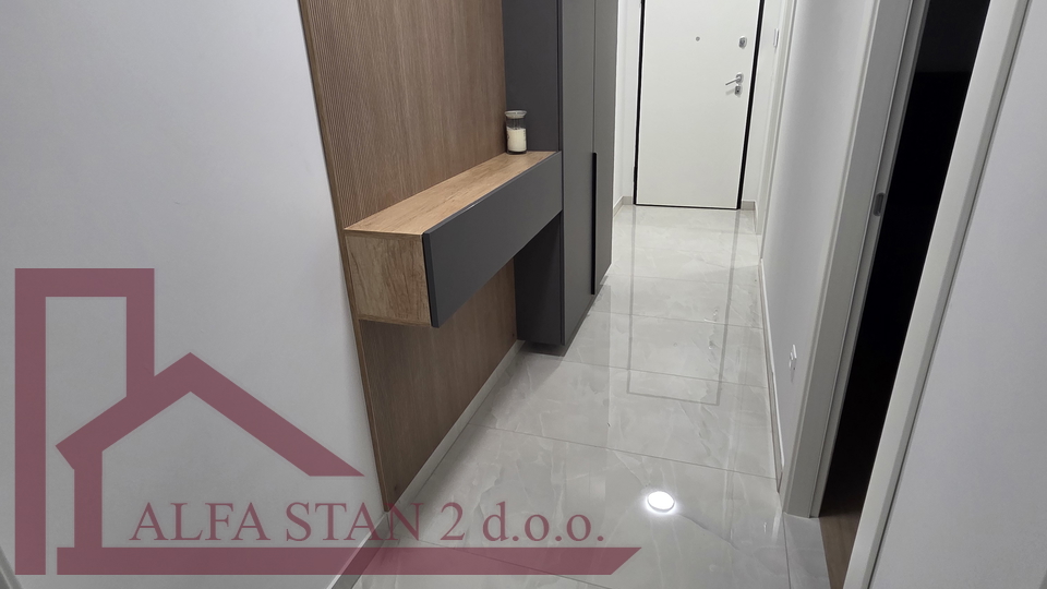 Podstrana&comma; Stro&zcaron;anac&comma; jednosobni stan za dugoro&ccaron;ni najam