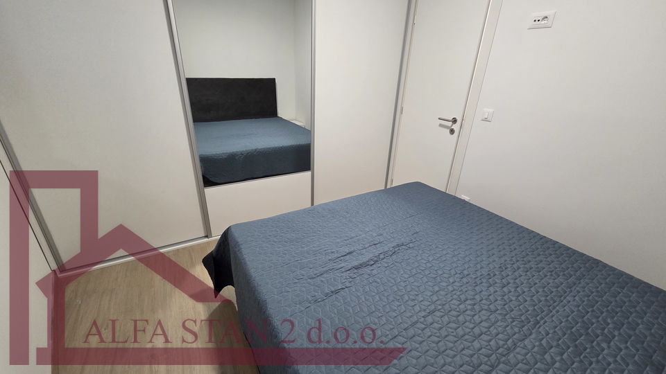 Podstrana&comma; Stro&zcaron;anac&comma; jednosobni stan za dugoro&ccaron;ni najam