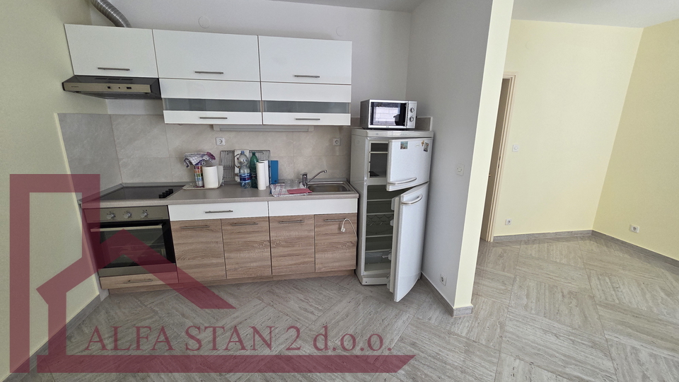 LANGZEITMIETE &ndash; 2-ZIMMER-WOHNUNG&comma; PODSTRANA &ndash; STROZANAC