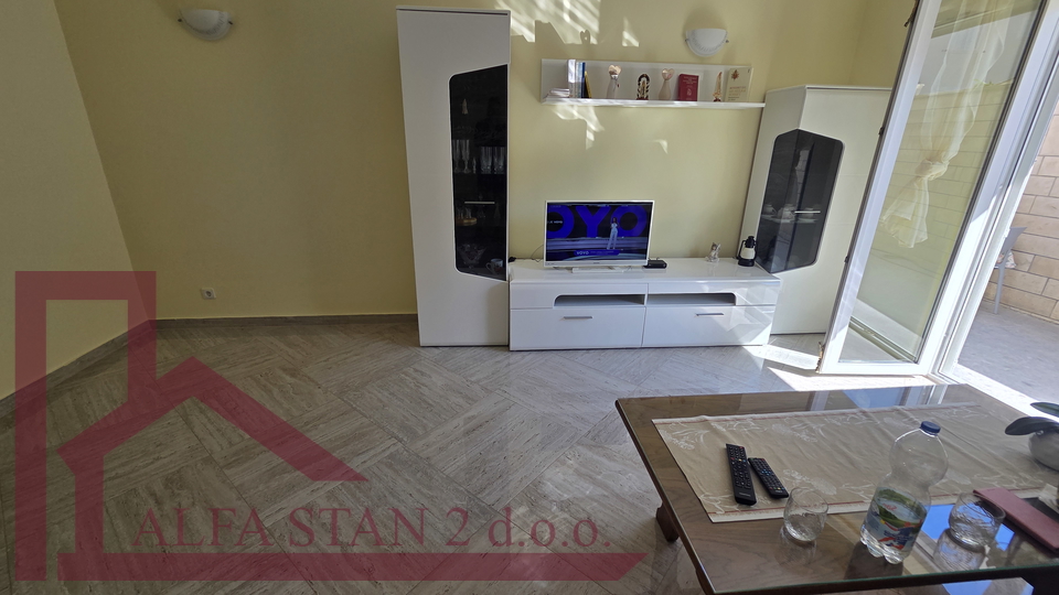 LANGZEITMIETE &ndash; 2-ZIMMER-WOHNUNG&comma; PODSTRANA &ndash; STROZANAC