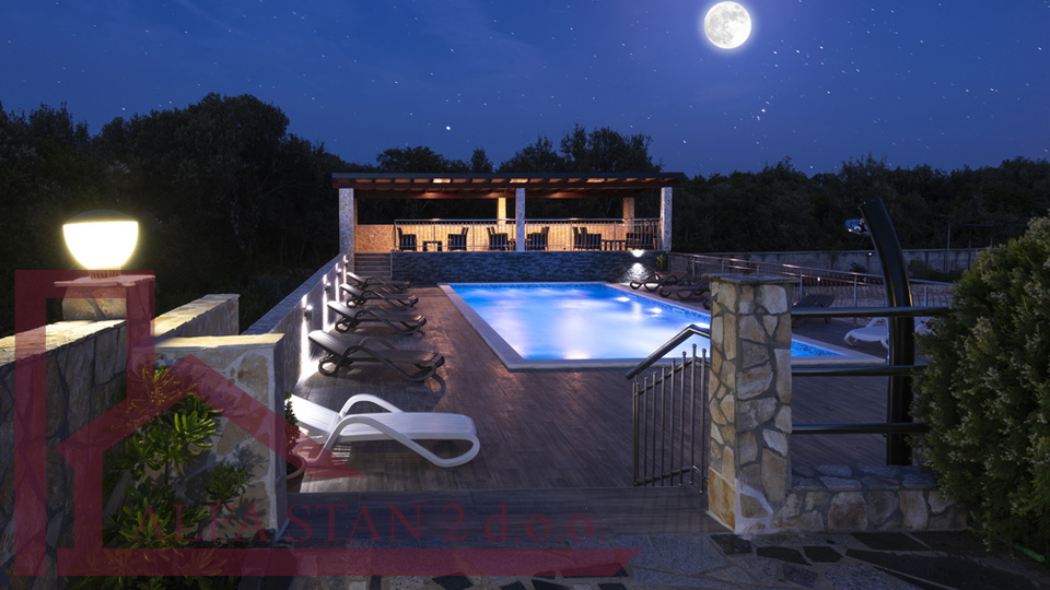 Villa Marina – Vinišće (Ljubljeva) – 549 m², 6 appartamenti, piscina – 999.000 €