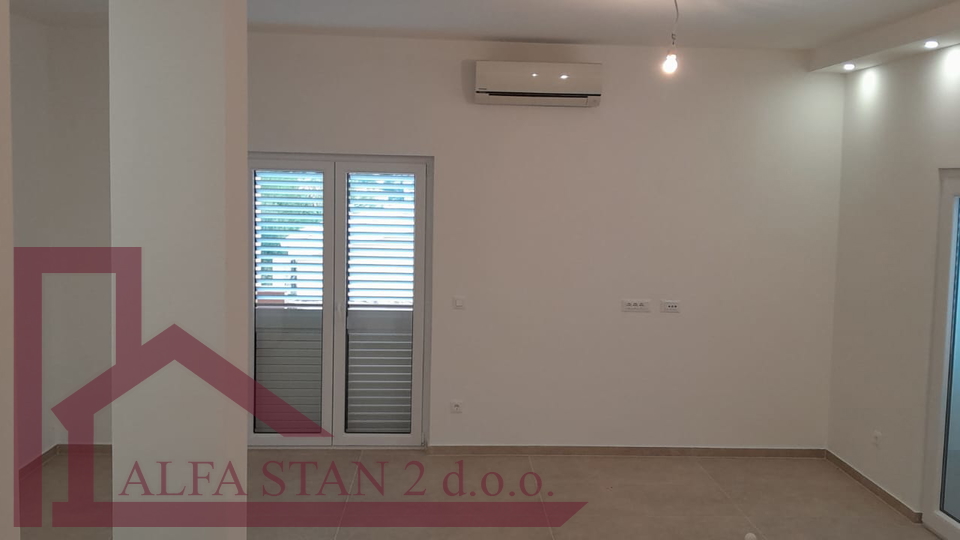 House&comma; 162 m2&comma; For Sale&comma; Okrug - Okrug Gornji