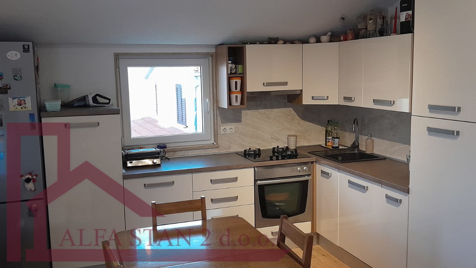 House&comma; 162 m2&comma; For Sale&comma; Okrug - Okrug Gornji