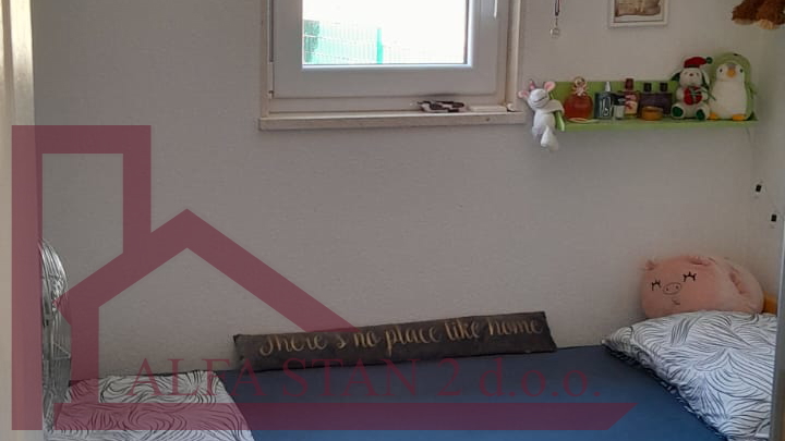 House&comma; 162 m2&comma; For Sale&comma; Okrug - Okrug Gornji