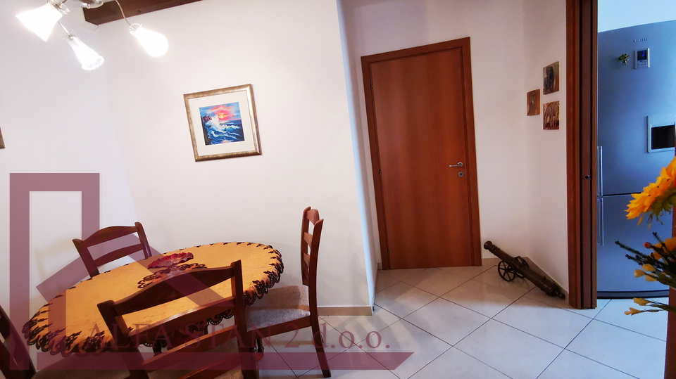 Dvosoban stan za najam &ndash; Podstrana&comma; Stro&zcaron;anac &lpar;100 m od pla&zcaron;e&rpar;