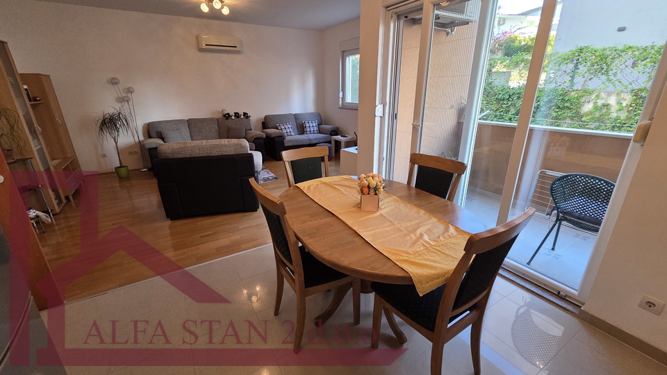 Appartamento&comma; 70 m2&comma; Vendita&comma; Podstrana