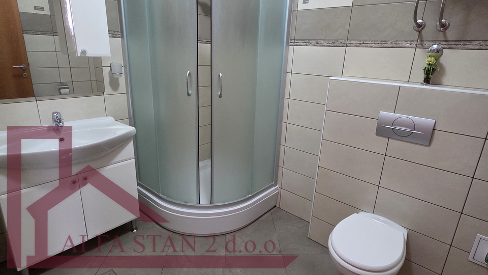 Dvosoban stan za najam &ndash; Podstrana&comma; Stro&zcaron;anac &lpar;100 m od pla&zcaron;e&rpar;