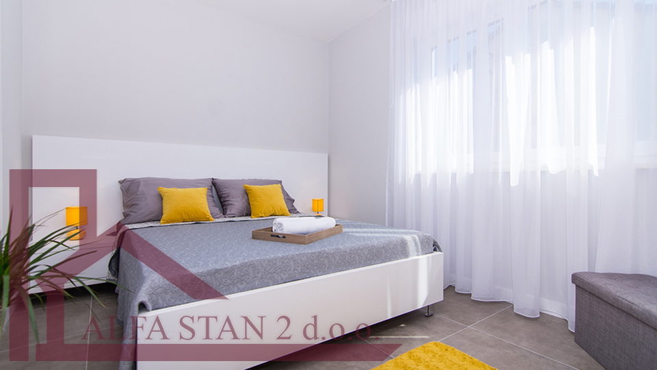 Ville di nuova costruzione a Kaštel Kambelovac - 300 m dal mare