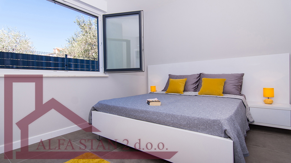 Ville di nuova costruzione a Kaštel Kambelovac - 300 m dal mare