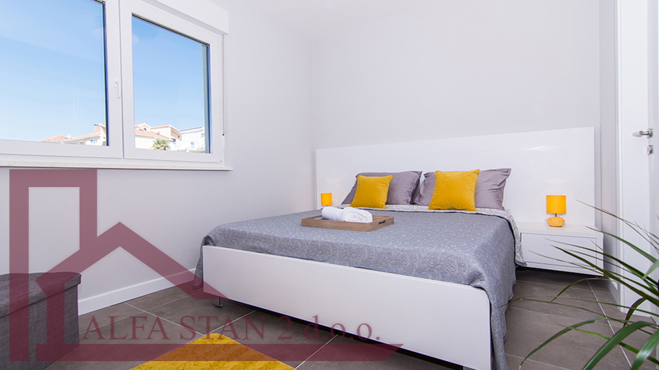 Ville di nuova costruzione a Kaštel Kambelovac - 300 m dal mare