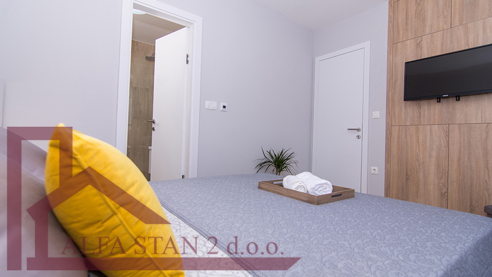 Ville di nuova costruzione a Kaštel Kambelovac - 300 m dal mare