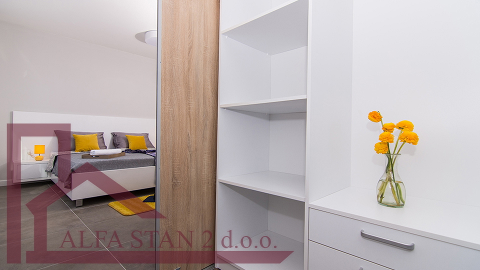 Ville di nuova costruzione a Kaštel Kambelovac - 300 m dal mare