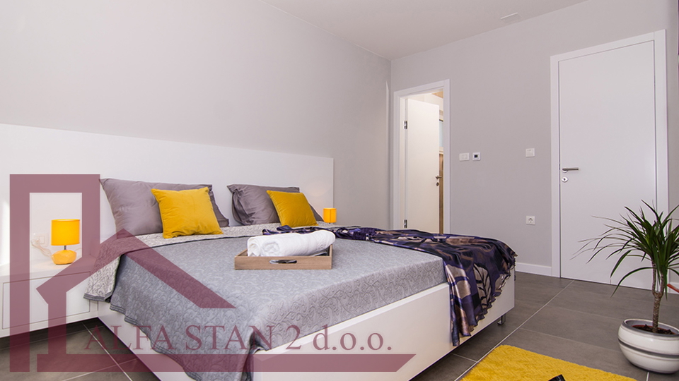 Ville di nuova costruzione a Kaštel Kambelovac - 300 m dal mare