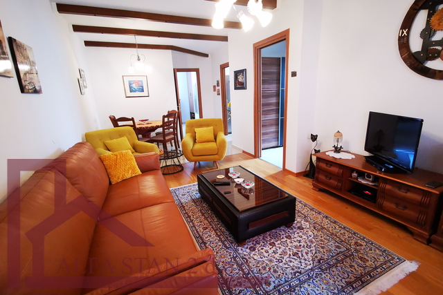 Podstrana, Strožanac, dvosoban namješten stan prodaja