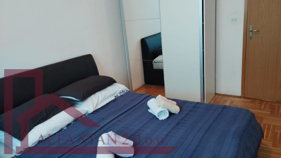 APARTMENT FOR SALE &ndash; MI&Scaron;EVAC NEAR TROGIR &vert; SEA VIEW &vert; 250 m FROM THE BEACH