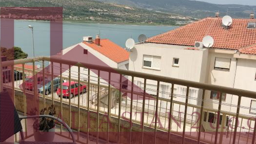 APARTMENT FOR SALE &ndash; MI&Scaron;EVAC NEAR TROGIR &vert; SEA VIEW &vert; 250 m FROM THE BEACH