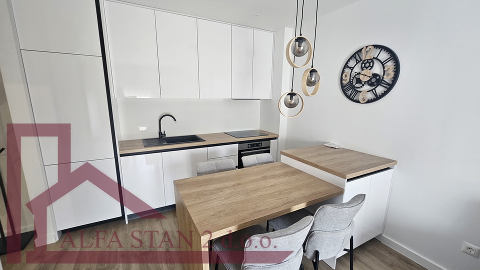 MAKARSKA&comma; novi jednosoban stan za dugoro&ccaron;ni najam 750&euro;