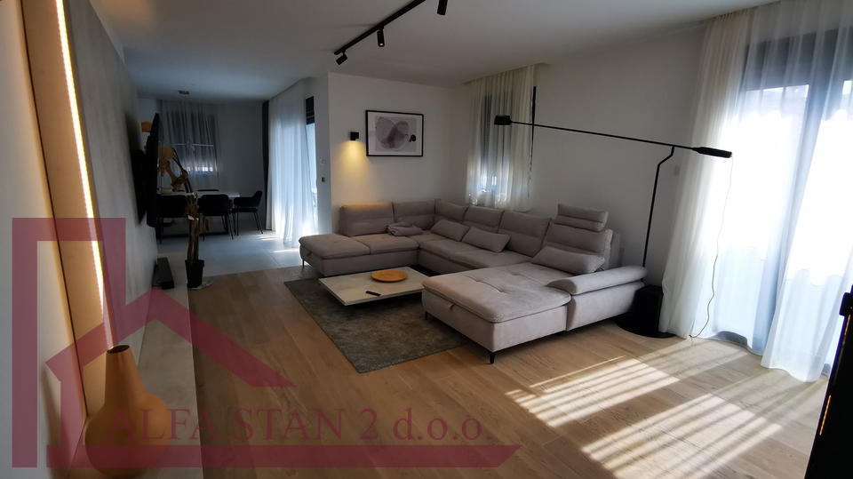 Wohnung&comma; 143 m2&comma; Verkauf&comma; Podstrana - Stro&zcaron;anac