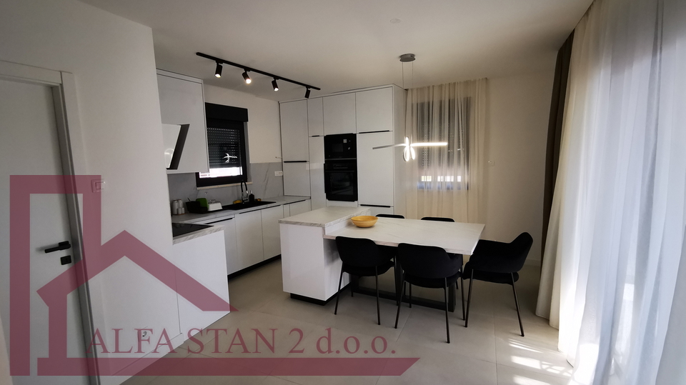 Wohnung&comma; 143 m2&comma; Verkauf&comma; Podstrana - Stro&zcaron;anac