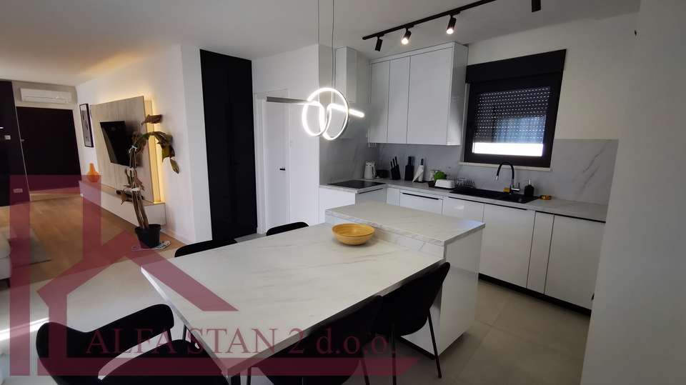 Wohnung&comma; 143 m2&comma; Verkauf&comma; Podstrana - Stro&zcaron;anac