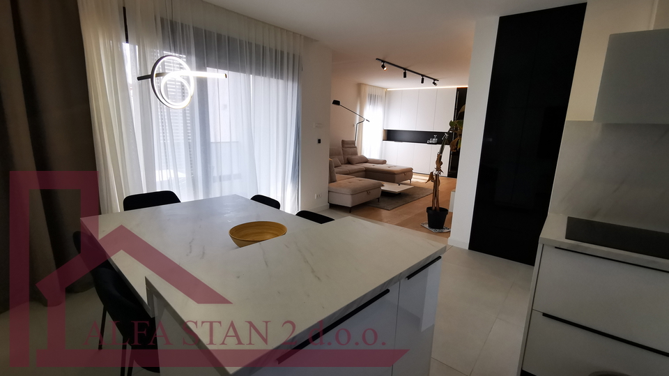 Wohnung&comma; 143 m2&comma; Verkauf&comma; Podstrana - Stro&zcaron;anac