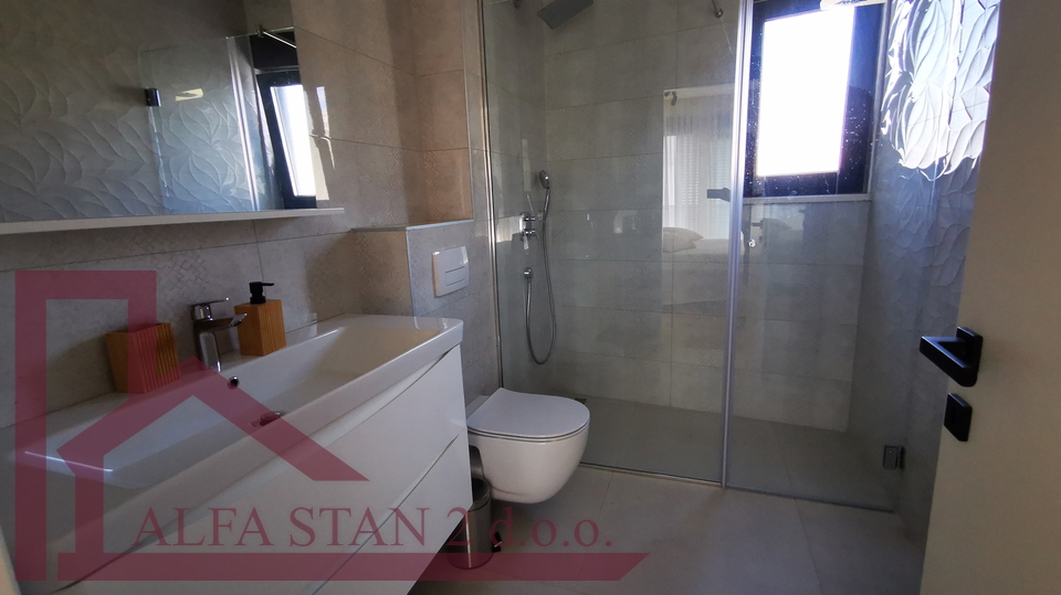 Wohnung&comma; 143 m2&comma; Verkauf&comma; Podstrana - Stro&zcaron;anac