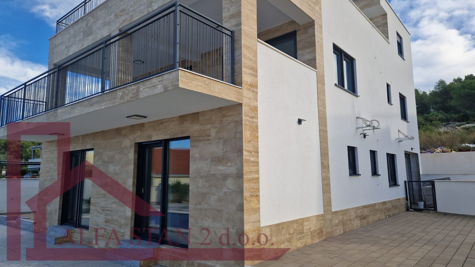 House, 292 m2, For Sale, Okrug - Okrug Gornji