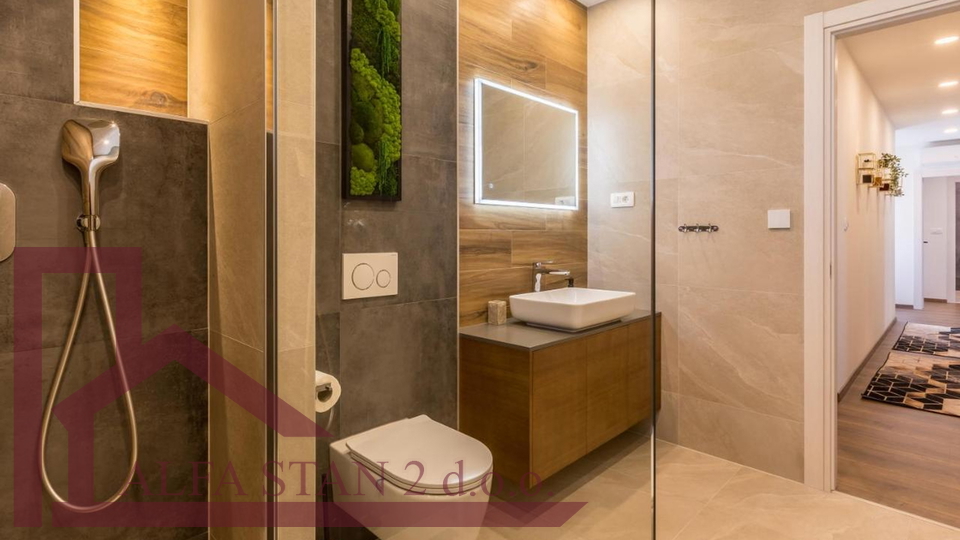 In vendita villa di lusso con piscina e vista mare &ndash; Podstrana&comma; Spalato