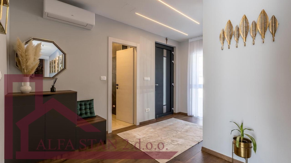 Zu verkaufen&colon; Luxuri&ouml;se Villa mit Pool und Meerblick &ndash; Podstrana&comma; Split