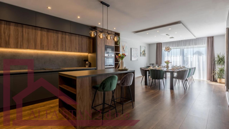 In vendita villa di lusso con piscina e vista mare &ndash; Podstrana&comma; Spalato