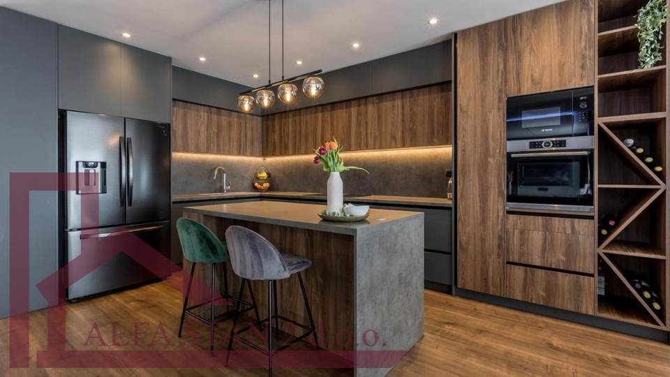 In vendita villa di lusso con piscina e vista mare &ndash; Podstrana&comma; Spalato