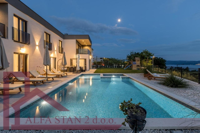 For sale luxury villa with pool and sea view – Podstrana, Split