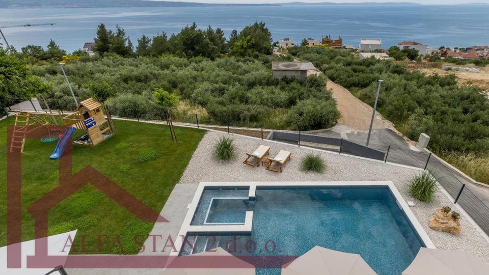 Zu verkaufen&colon; Luxuri&ouml;se Villa mit Pool und Meerblick &ndash; Podstrana&comma; Split
