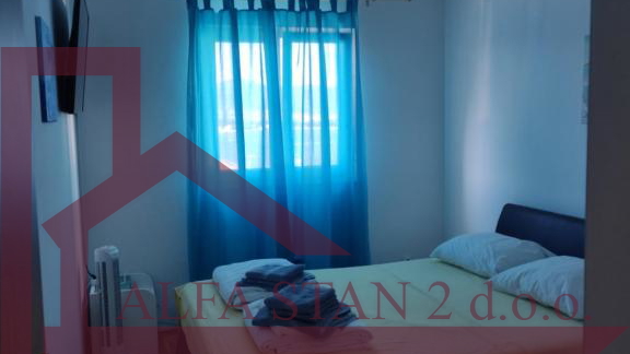 APARTMENT FOR SALE &ndash; MI&Scaron;EVAC NEAR TROGIR &vert; SEA VIEW &vert; 250 m FROM THE BEACH