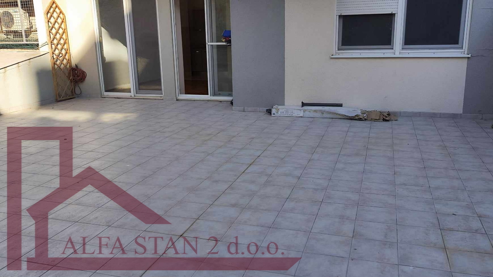 Prodaja atraktivnog stana ŽNJAN, Split