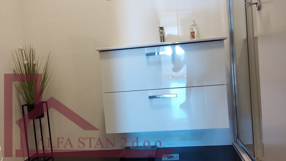 Spliot, Kila, Möblierte Zweizimmerwohnung 79m2