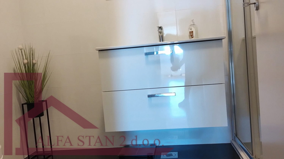Spliot, Kila, Möblierte Zweizimmerwohnung 79m2