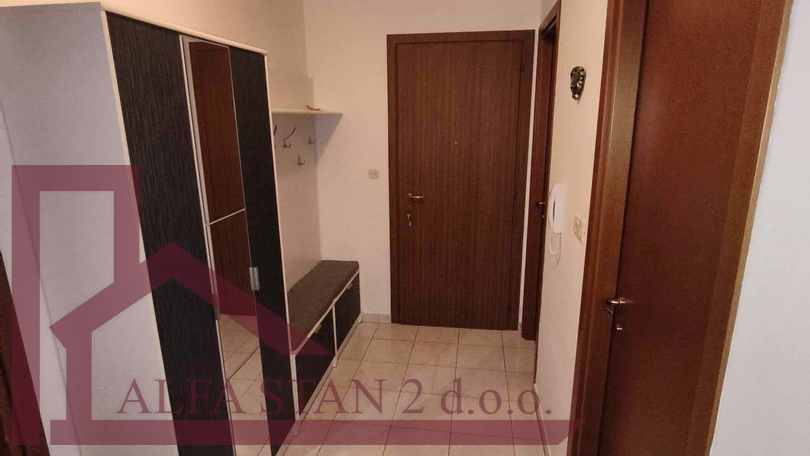 Dugoro&ccaron;an najam stan Split&comma; Brodarica