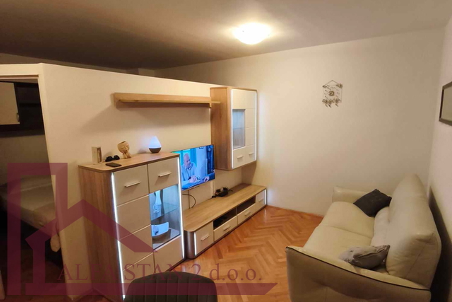 Dugoročan najam stan Split, Brodarica