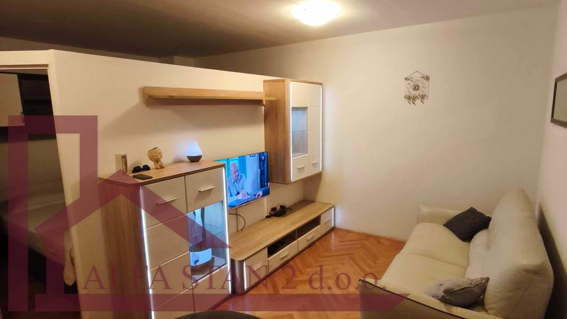 Dugoro&ccaron;an najam stan Split&comma; Brodarica